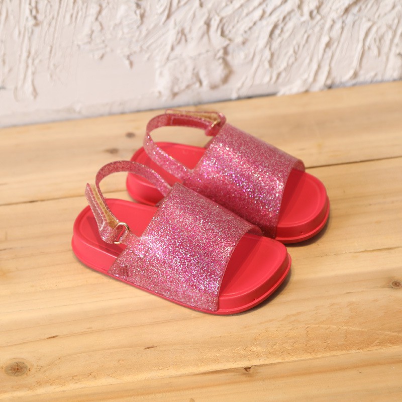 Dép quai hậu đi êm cho bé