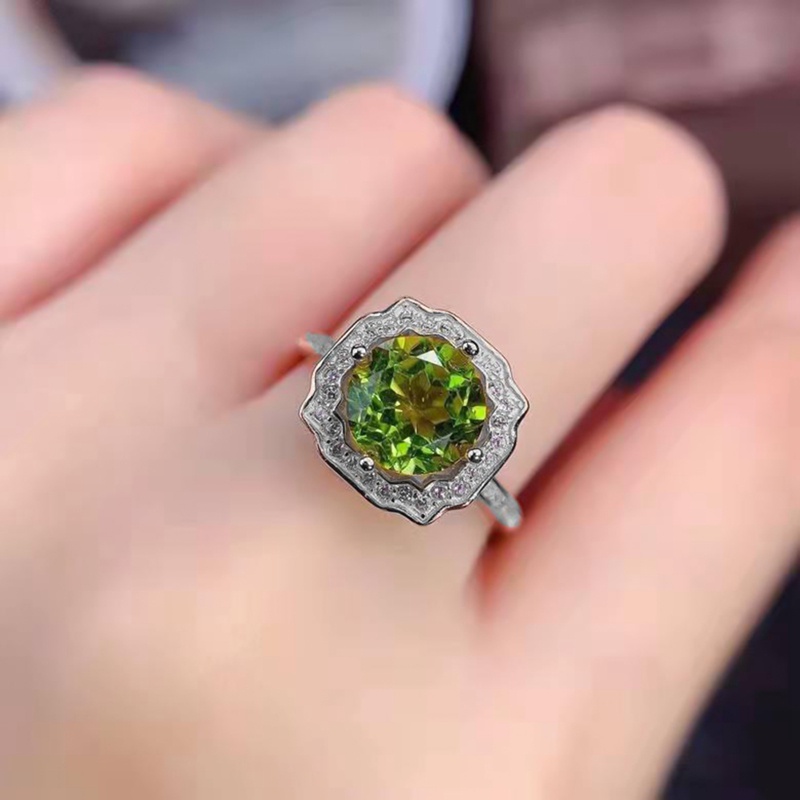 Nhẫn Đính Hôn Nữ Mặt Đá Xanh Hình Tròn Sang Trọng