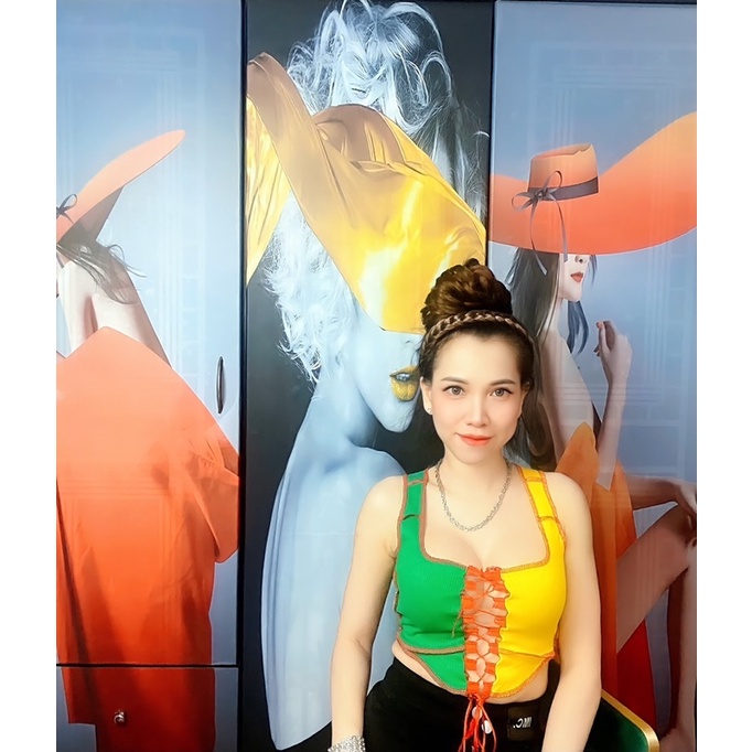 Áo croptop đan dây trước ngực so sexy luôn ạ, bao đụng mẫu luôn í 😃