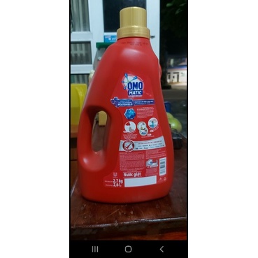 Nước giặt Omo matic cửa trên chai 2,7kg