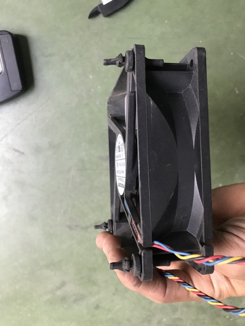 Quạt Delta vuông 12cm 12v tháo máy chủ
