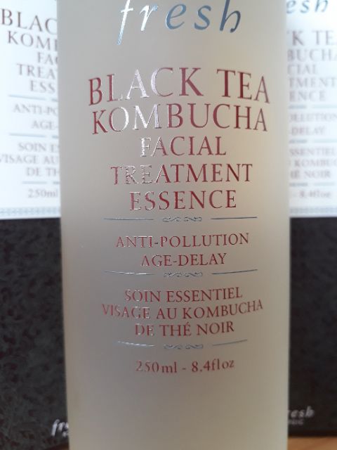 Nước thần FRESH Black Tea Kombucha Facial Treatment Esence 250ml