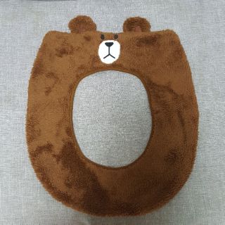 Lót bồn cầu gấu Brown
