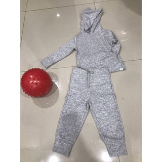 Bộ đồ thể thao gap bé trai