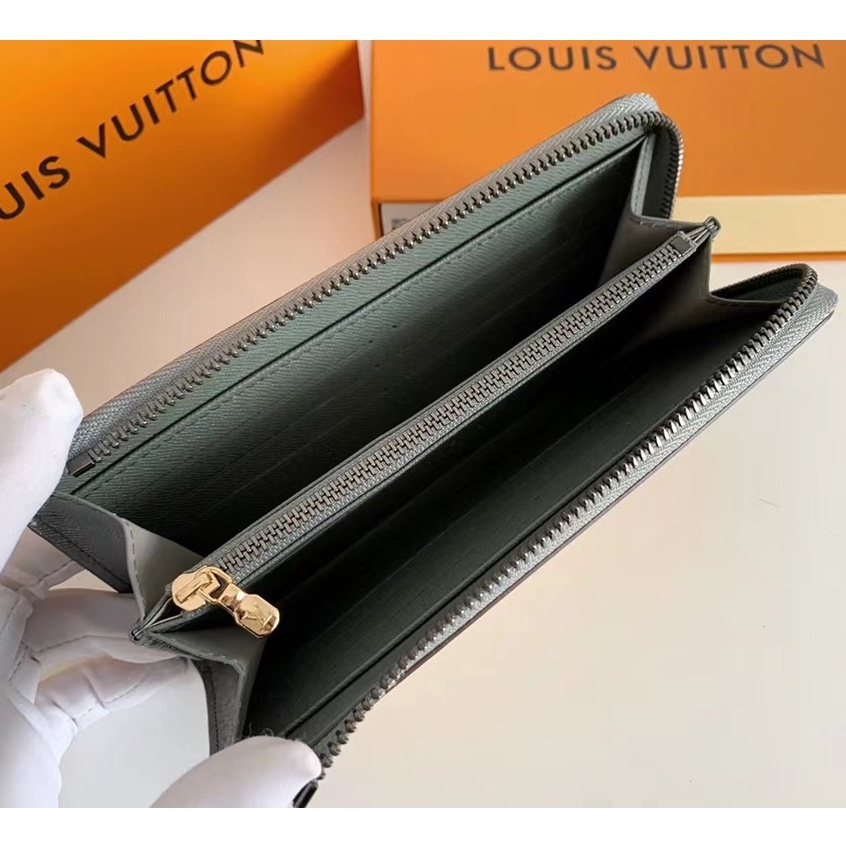 Sẵn sàng giao hàng Ví nam hàng hiệu Louis Vuitton LV mới có hộp