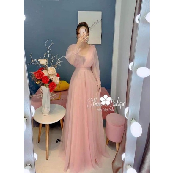 Đầm váy dạ hội, cô dâu đi bàn màu da sang chảnh cổ V