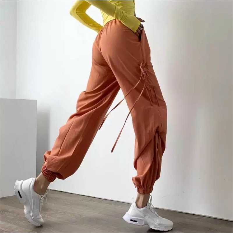 QUẦN JOGGER THỂ THAO NỮ VẢI DÙ DÂY RÚT - QUẦN DÁNG RỘNG SIÊU XINH