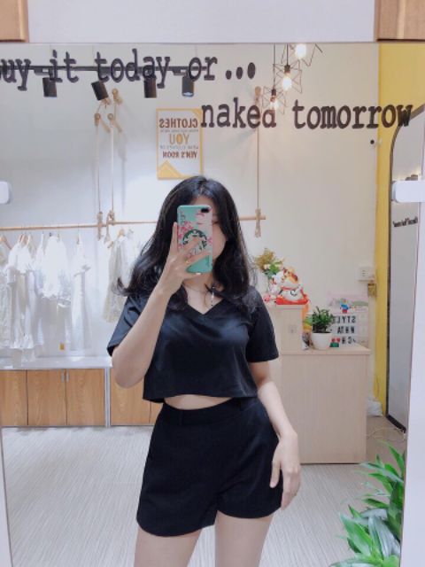 Áo thun croptop cổ tim phôm rộng thoải mái cho mùa hè