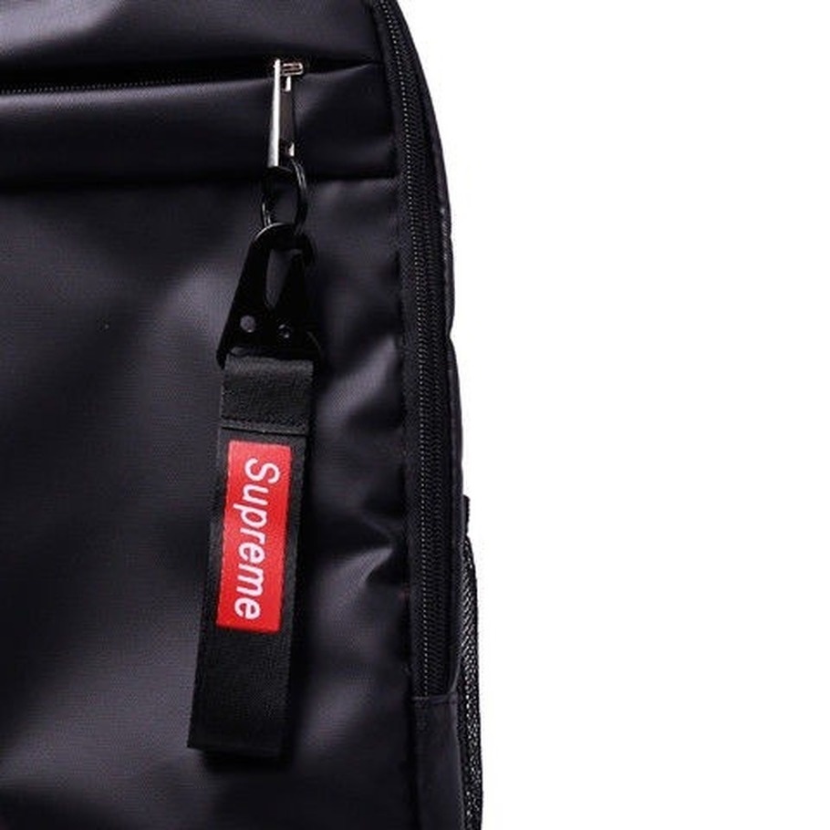Móc Khóa Xe Hơi Đa Năng In Chữ Supreme Thời Trang
