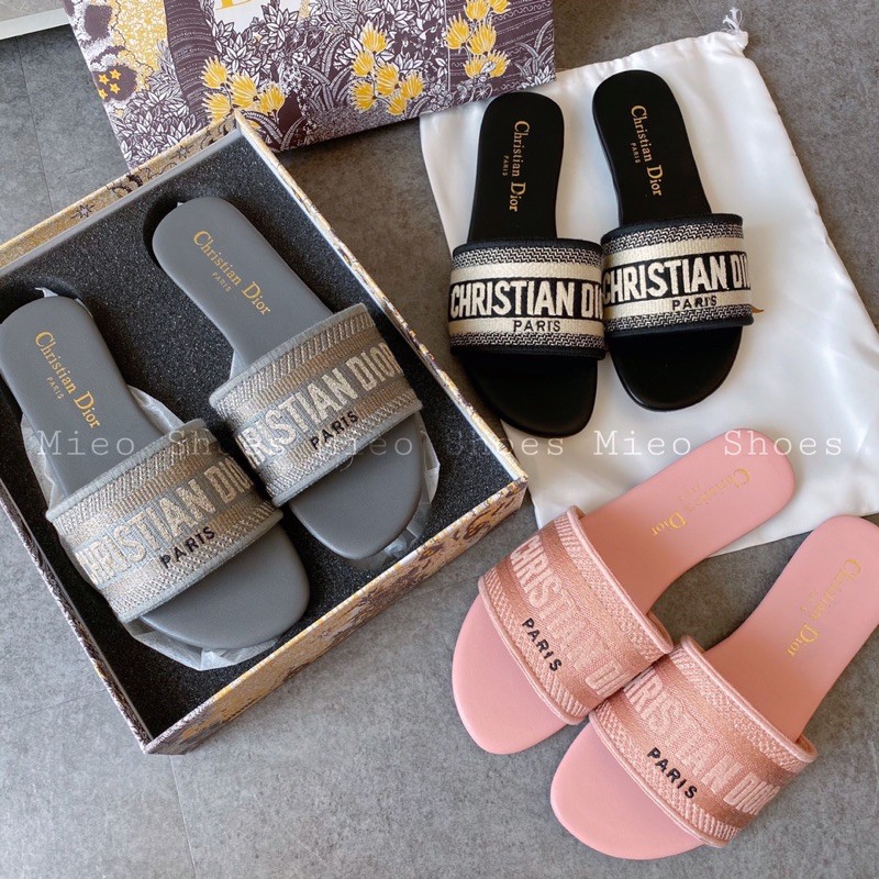 DÉP QUAI NGANG ĐÌ O HÀNG NHẬP XỊN ( D940 D1725 D1731 D1732)