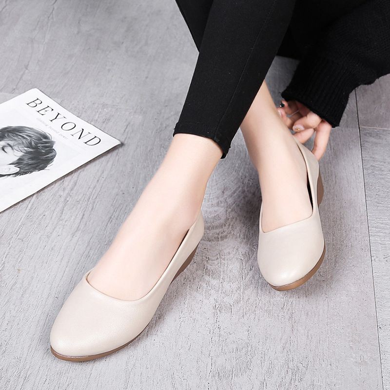 Giày bít nữ da mềm đế xuồng cao 3cm đen nâu kem
