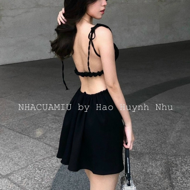 Có Mút Ngực Đầm Dây Thắt Vai Nữ Tung Xòe Dây Rút Hở Lưng