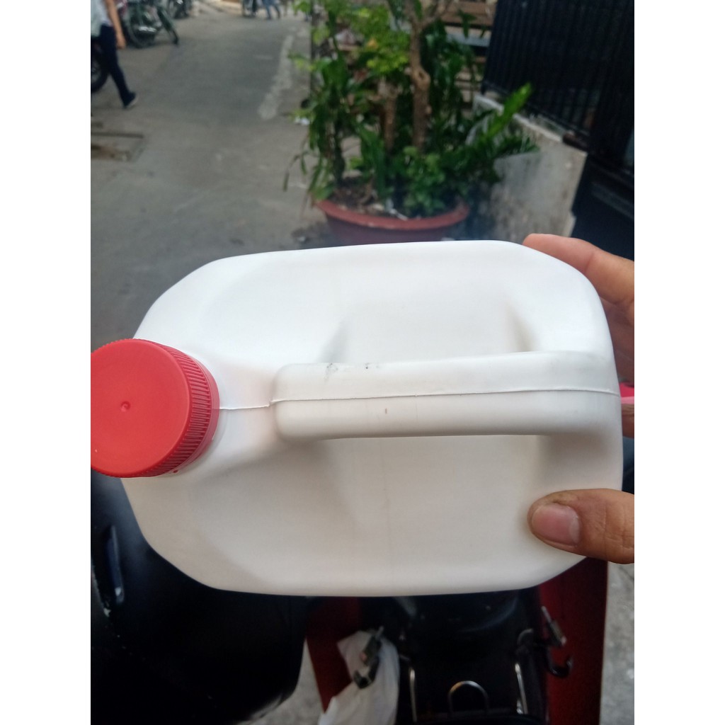Can nhựa vuông 5 lít đựng hóa chất - 1 cái.