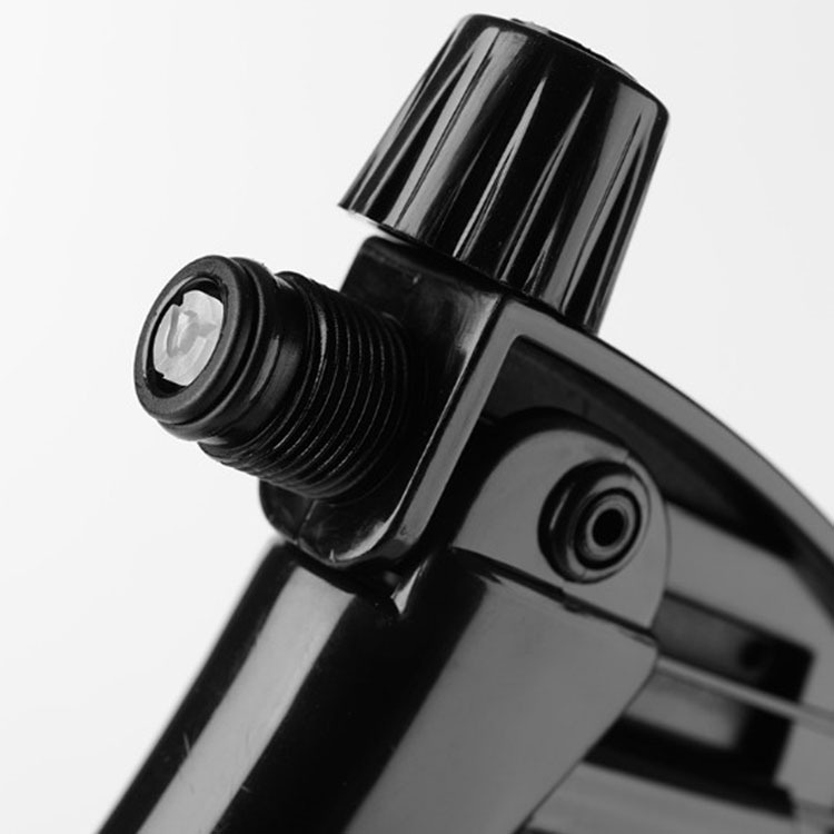 Bình xịt hóa chất cầm tay rửa xe chăm sóc xe hãng SGCB nhựa HDPE 2 màu đầu phun Đen và Bạc 800mL