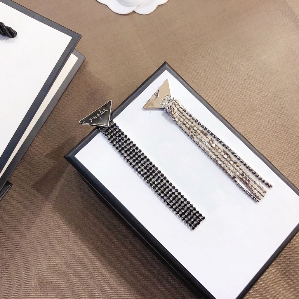 Khuyên Tai Tròn Bằng Thép Titan In Logo Prada Thời Trang Cho Nữ