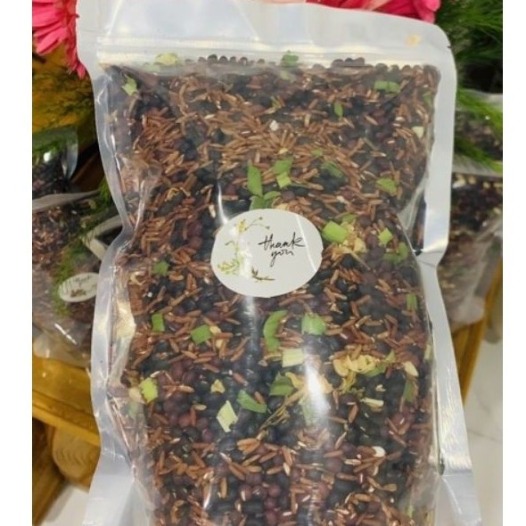 Gạo lứt mix đỗ đen rang tay bằng củi hoa nhài, lá sen