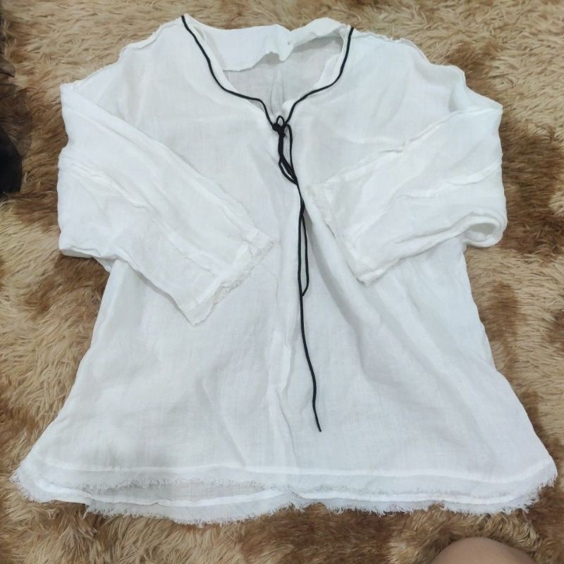 Áo thô linen trắng kiểu dây nơ