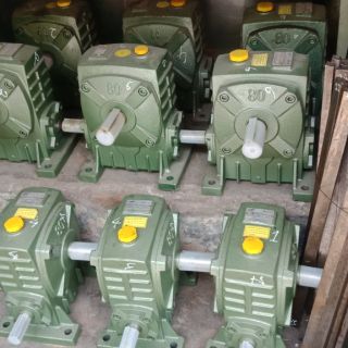 Hộp giảm tốc ngang sang dọc 1:20 chưa có mô tơ