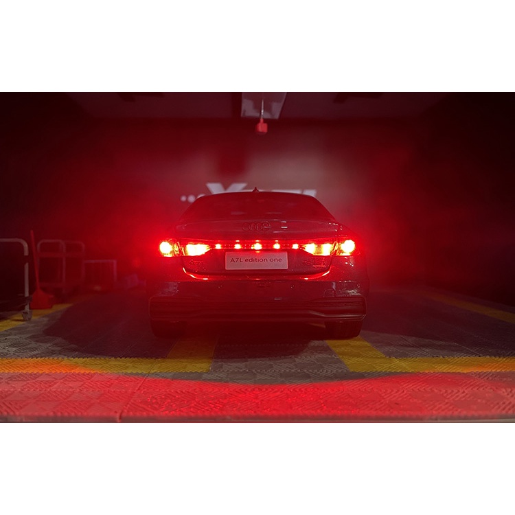 Mô hình xe sedan Audi A7L  tỉ lệ 1:18