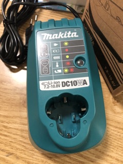 Đế sạc pin Makita DC10WA