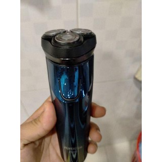 Máy cạo râu Flyco FS373