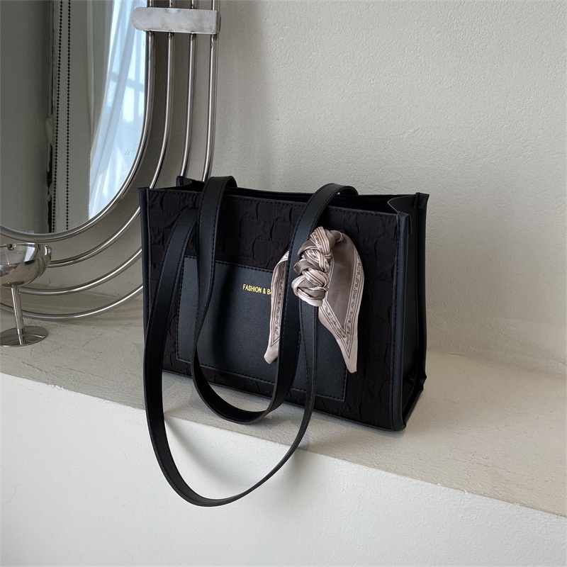 Túi Xách Nữ Đính Đinh Tán Thời Trang Hàn Quốc