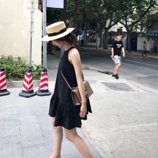 Đầm yếm suông đuôi cá