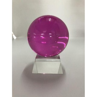Quả cầu thủy tinh trong suốt đường kính 8cm - 10 cm.
