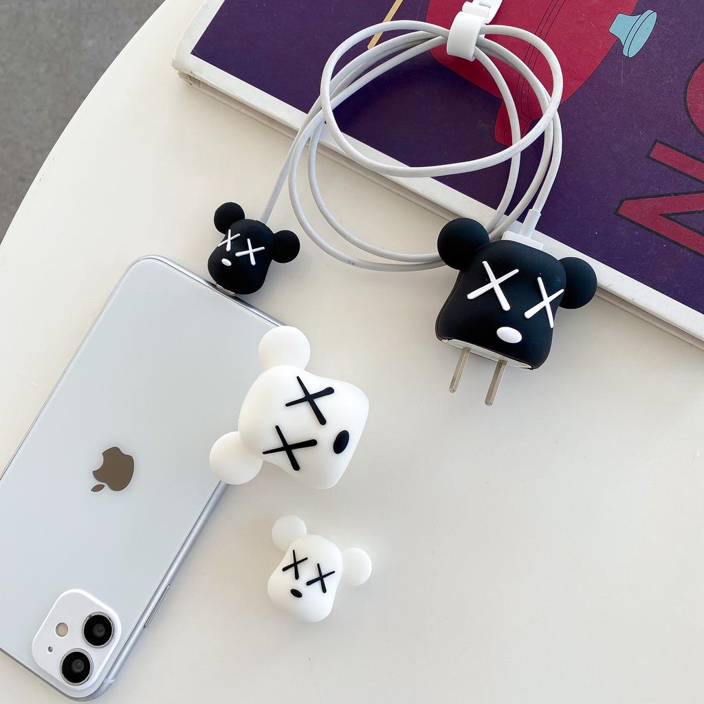 Vỏ Silicon Bảo Vệ Đầu Sạc Điện Thoại iPhone 5W Hình Gấu KAWS Minnie Gấu Đáng Yêu