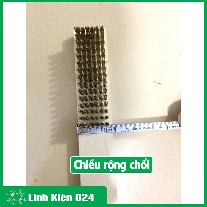 Bàn chải sắt mạ đồng cán gỗ kích thước 200mm chuyên đánh gỉ làm sạch bề mặt kim loại