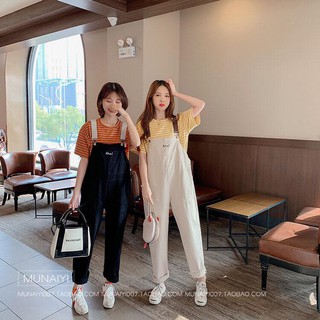 Váy yếm kaki thêu chữ AHA