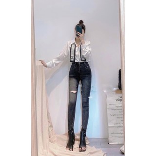 Áo sơ mi lụa thêu logo kèm dây nơ