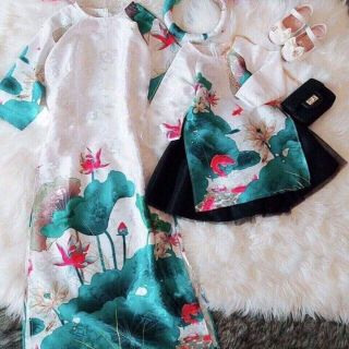 Set áo dài mẹ và bé hình hoa sen