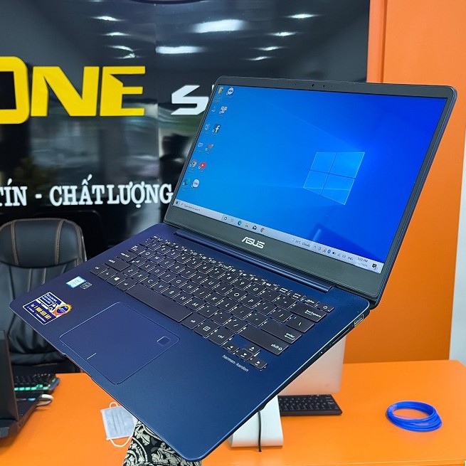 Laptop Asus Zenbook UX430 Core i5 7200U/ SSD 512Gb/ Màn hình 14 inch tràn viền Full HD 1080P .