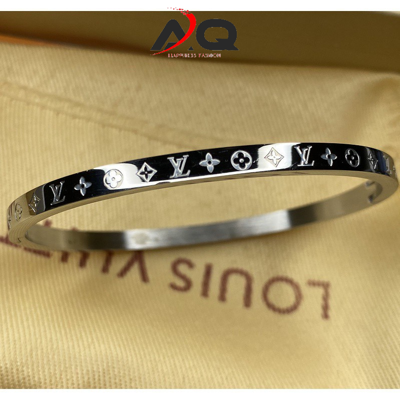 Vòng Tay titan lắc tay LV Kim Loại Khắc Họa Tiết Chữ Louis Vuitton Độc Đáo Thời Trang 2023