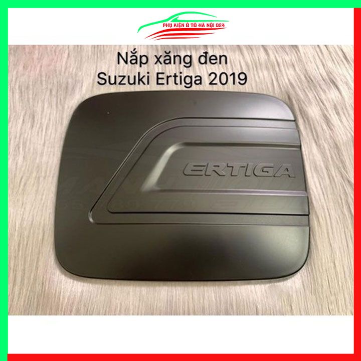 Ốp nắp xăng Ertiga nhựa đen bảo vệ chống trầy trang trí ô tô