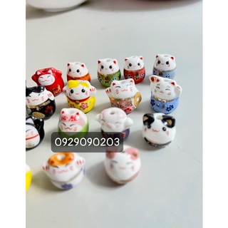 Mèo sứ mini Maneki Neko (Lỗ xỏ dọc)