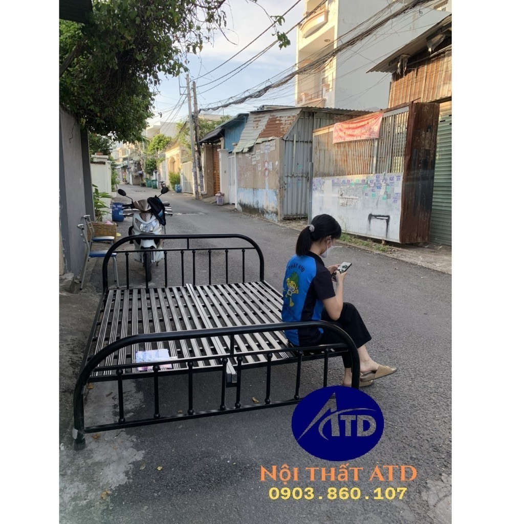Giường ngủ sắt đơn giản màu đen cao cấp mẫu đẹp 1m4 1m6 giá rẻ tại xưởng đẹp y hình tphcm- bình dương