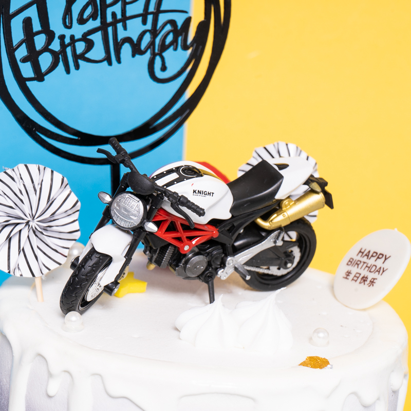 Mô Hình Xe Mô Tô Ducati Monster Tỉ Lệ 1 / 18