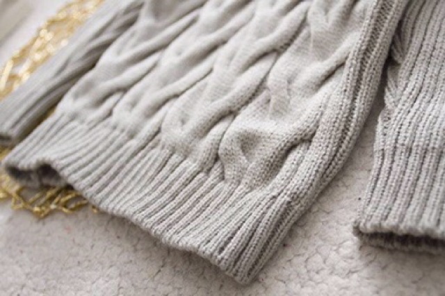 Áo len vặn thừng bé gái