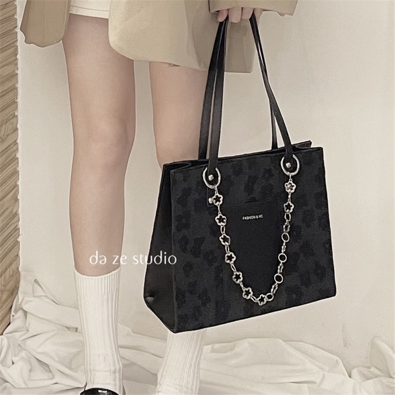 Túi Xách Nữ Thời Trang Kiểu Pháp Phối Xích Hoa Độc Đáo WESTIE - A176.TXN