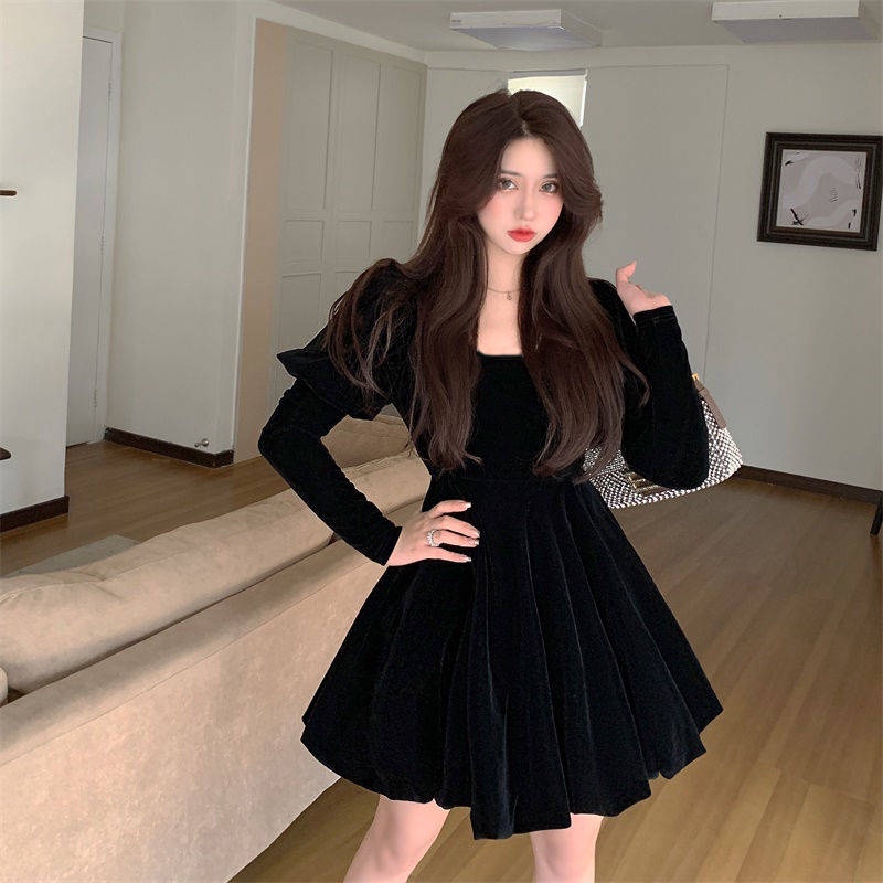 Váy babydoll Đầm Nhung Chữ A Tay Dài Phồng Cổ Vuông Phong Cách Pháp Thời Trang Mùa Đông Mới 2021