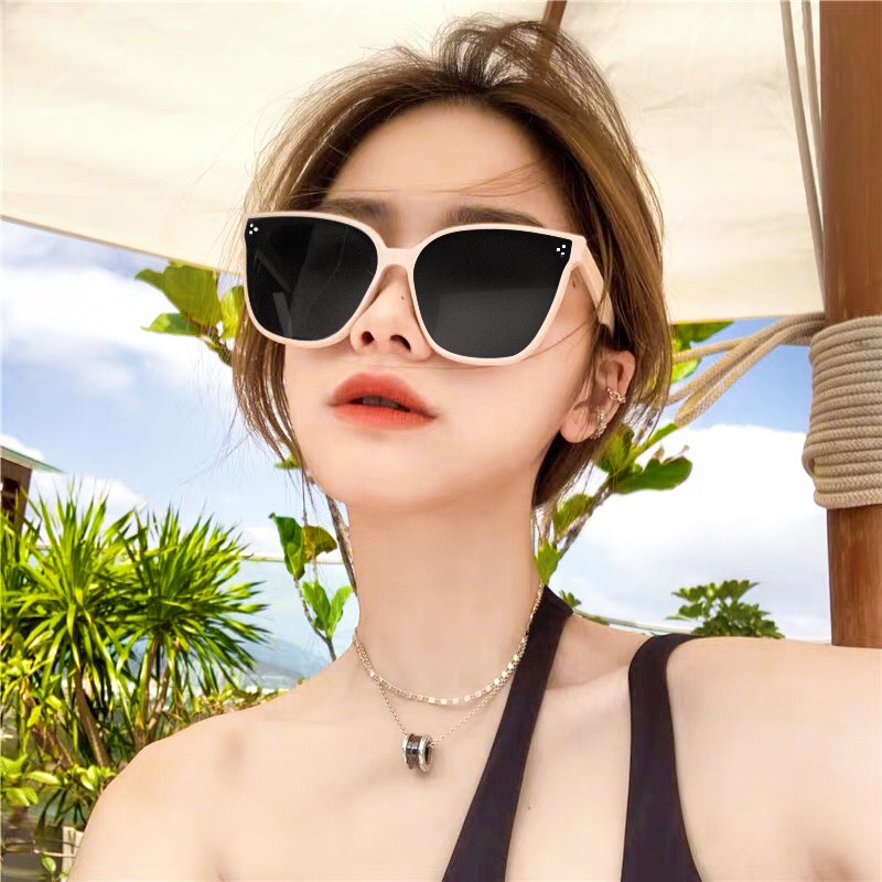 Kính Mắt 3 Chấm Màu Đen Hot Hit