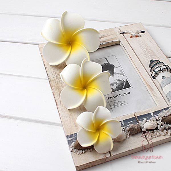 Cài tóc hình hoa sứ sống động xinh đẹp cho phái nữ
