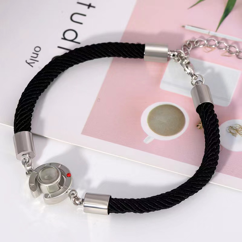 Vòng Đeo Tay Gắn Nam Châm Chiếu I Love You 100 Ngôn Ngữ Làm Quà Tặng Cho Bạn Gái