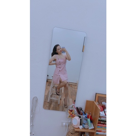 Thanh lý váy của Lep’s.