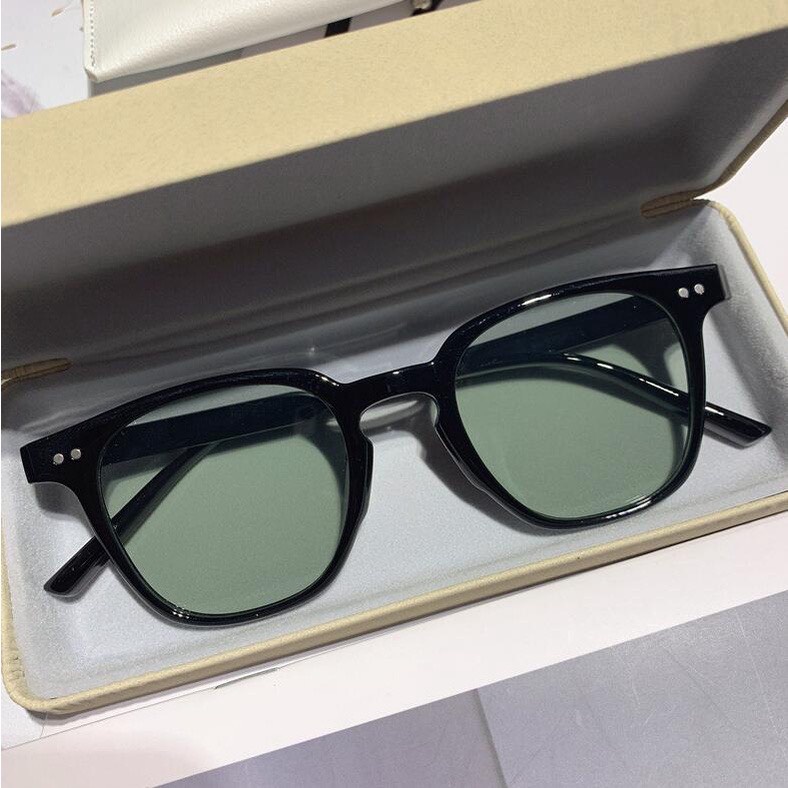 Kính Mát Thời Trang Nhiều Màu Sắc Phong Cách Hàn Quốc Full Box.Unisex Nam Nữ Đều Đeo Được.Đeo Làm,ĐI Chơi,Tặng Làm Quà.!