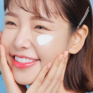 KEM MASSAGE MẶT COLLAGEN  ZEELEE