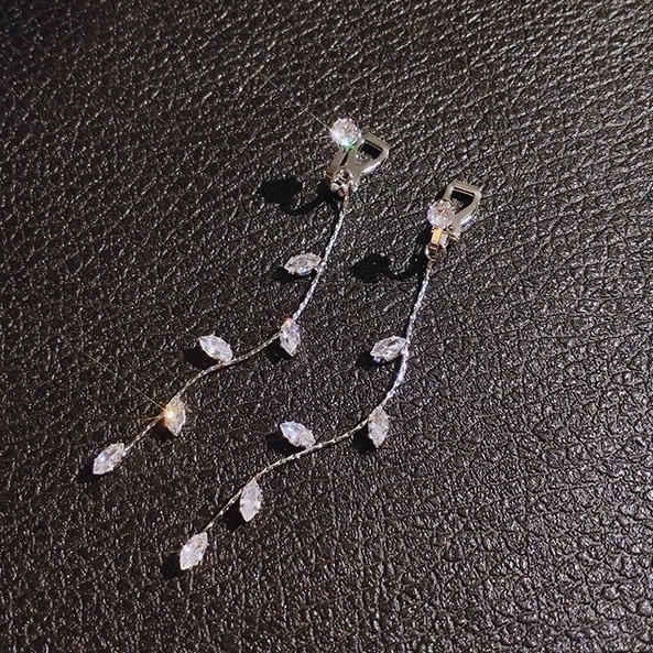 Bông Tai Dáng Dài Hình Chiếc Lá Đính Đá Zircon Thời Trang