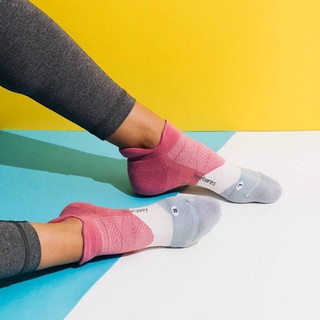 Tất Nữ Feetures không bai dão